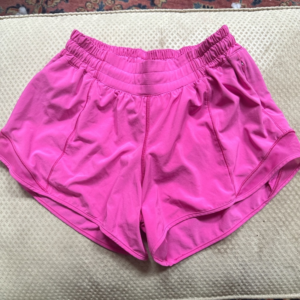 lululemon hotty hot shorts in sonic pink